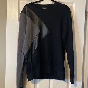 Zara men’s crewneck sweatshirt. Size large. Colors black/gray.